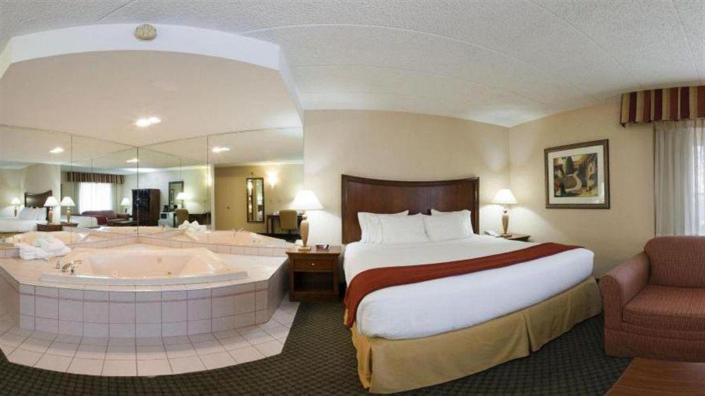 Hotel Express Chicago-downers Grove By Ihg Downers Grove