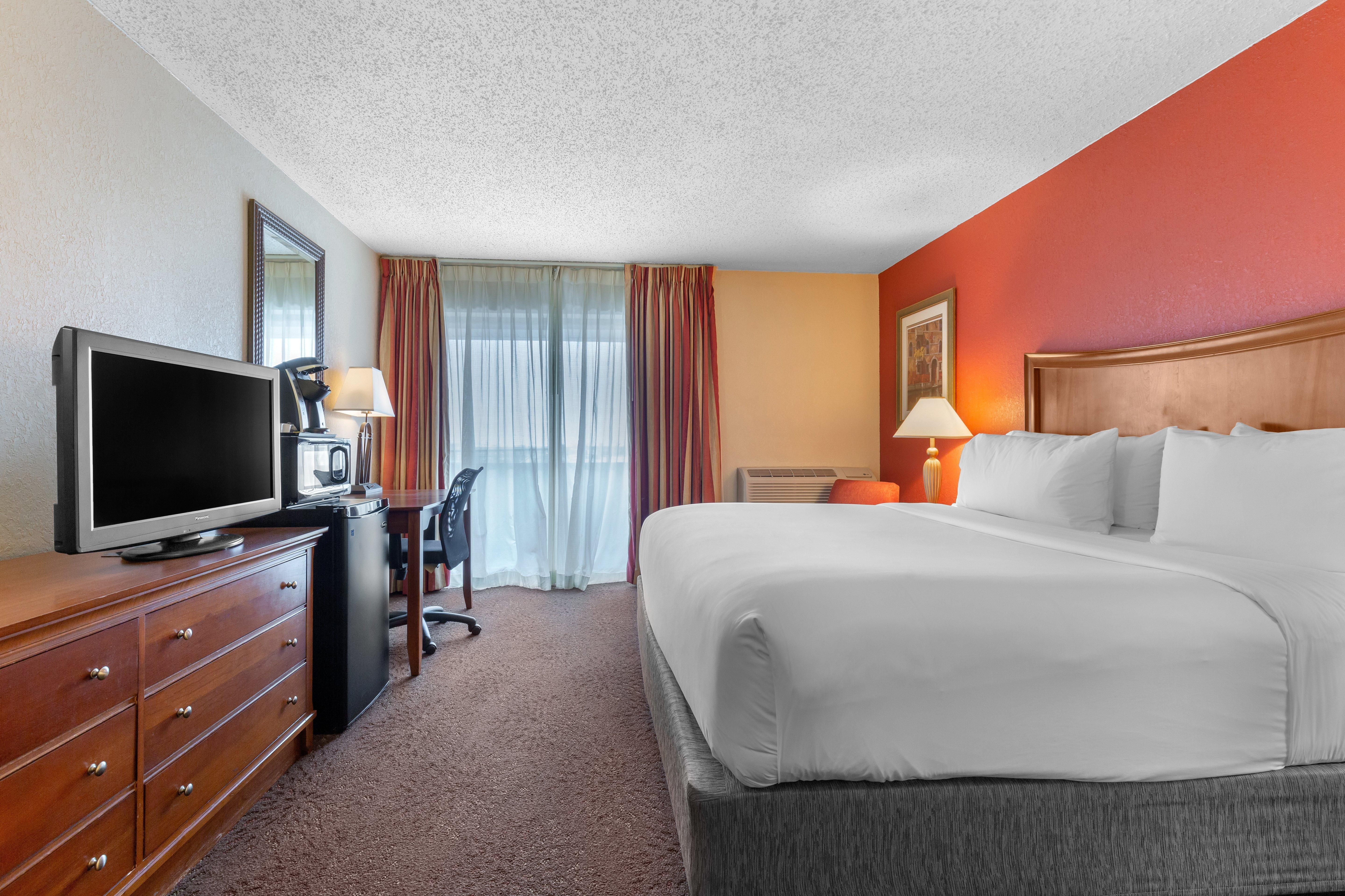 Hotel Express Chicago-downers Grove By Ihg