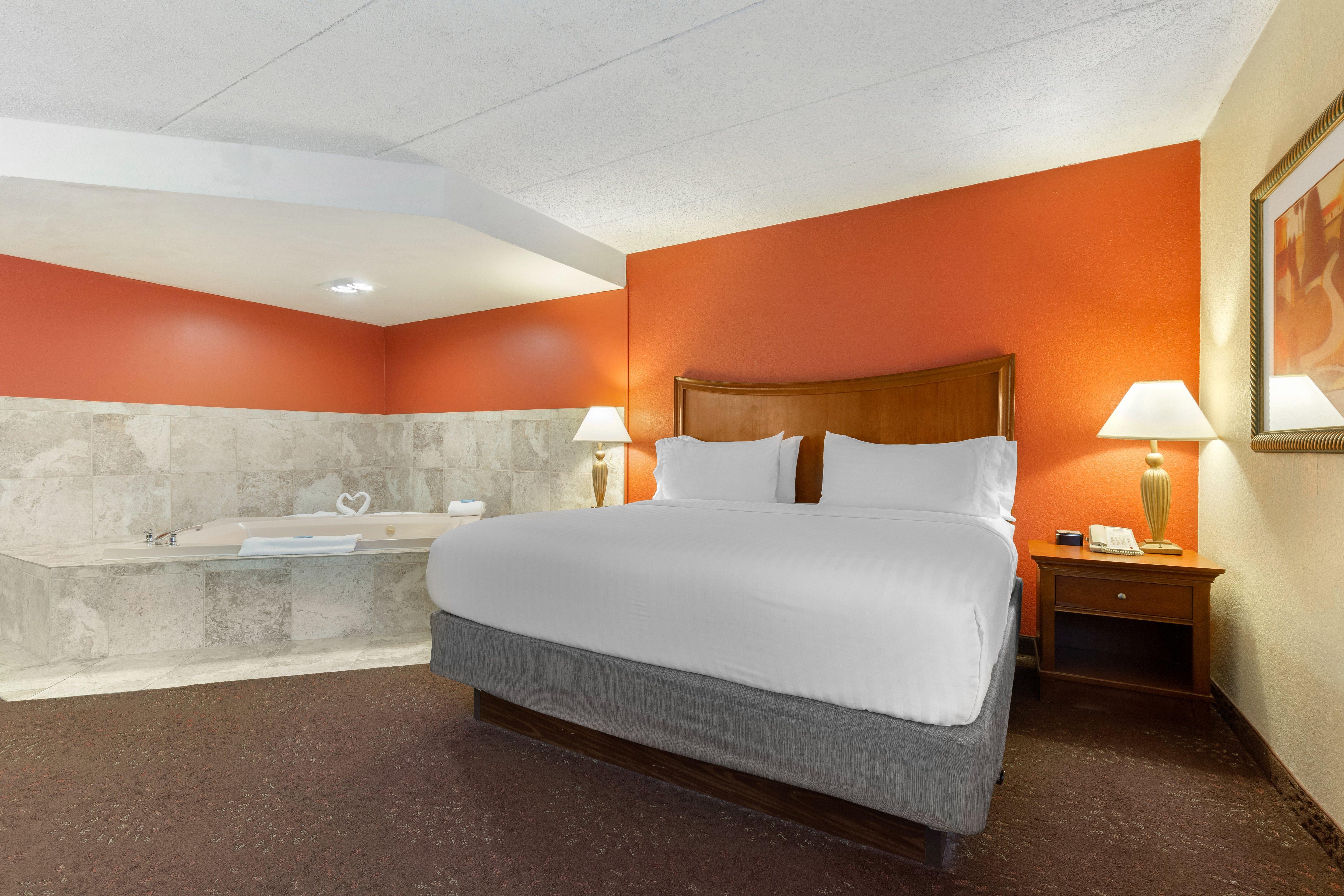 Express Chicago-downers Grove By Ihg Hotel