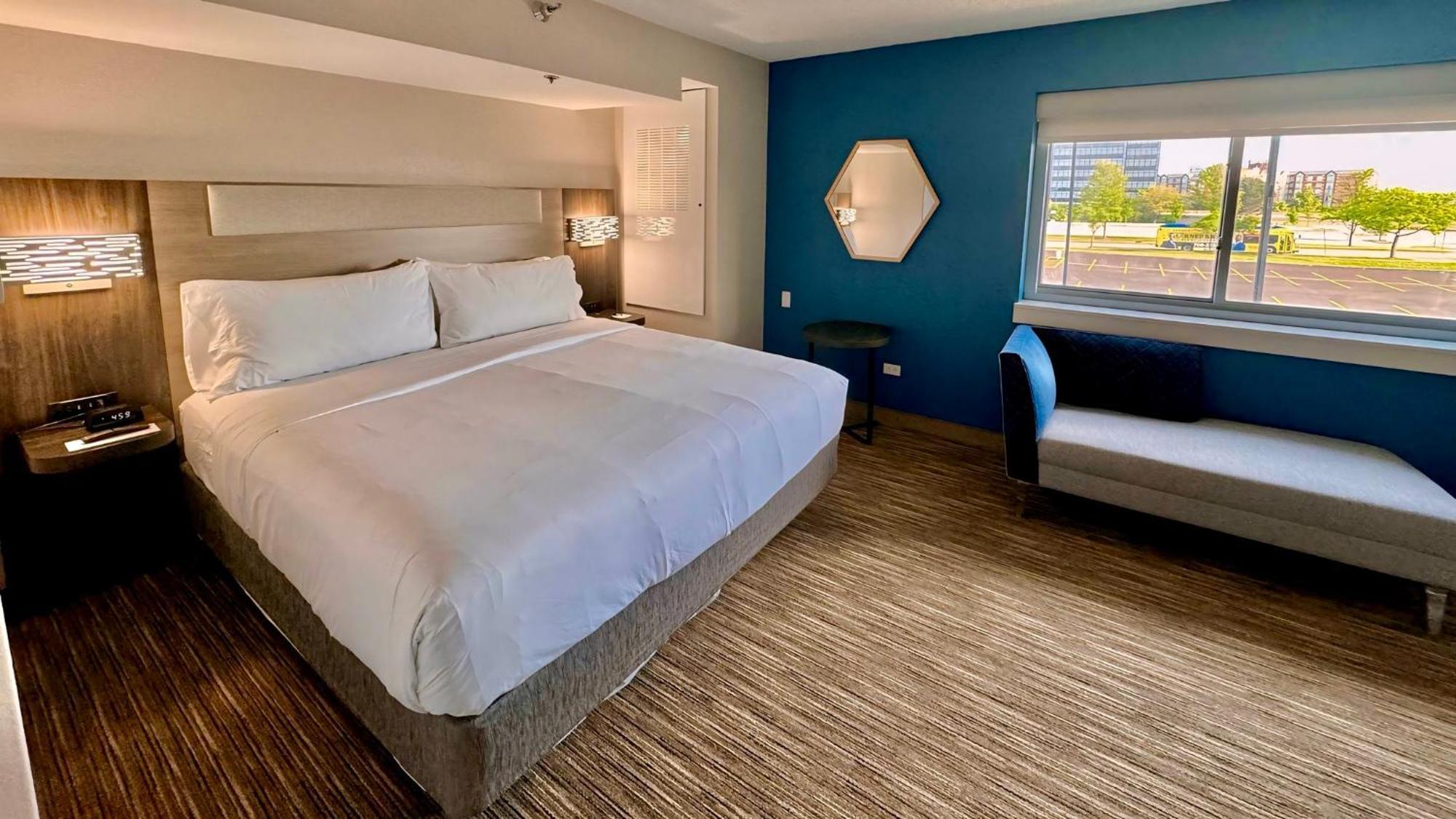 Hotel Express Chicago-downers Grove By Ihg 2*