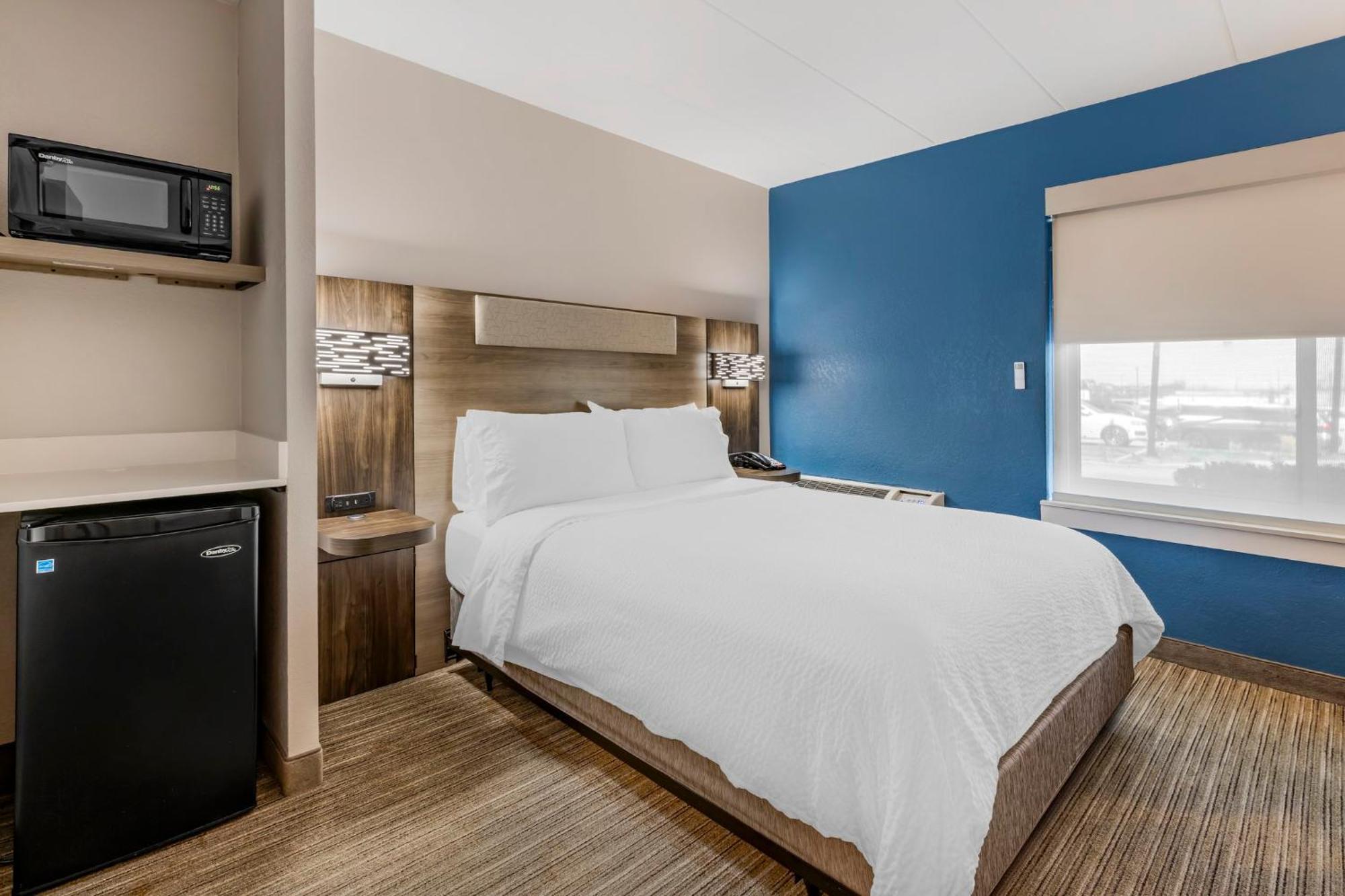Hotel Express Chicago-downers Grove By Ihg Downers Grove