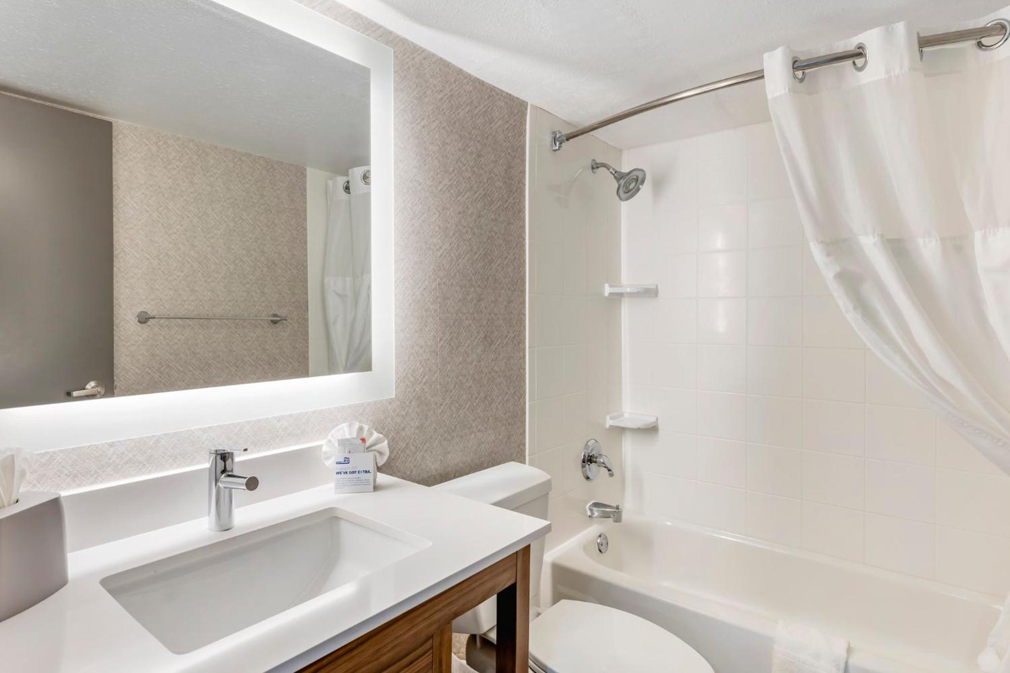Express Chicago-downers Grove By Ihg Downers Grove