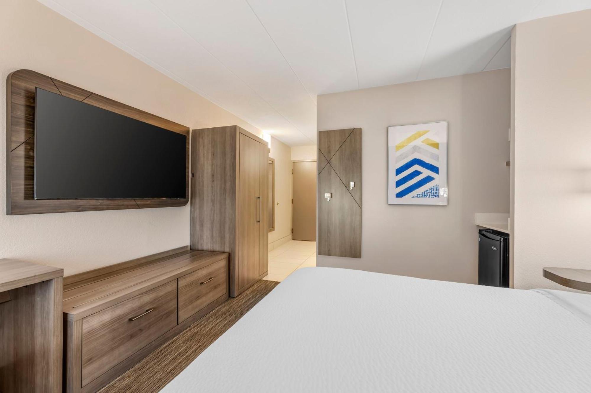 Express Chicago-downers Grove By Ihg