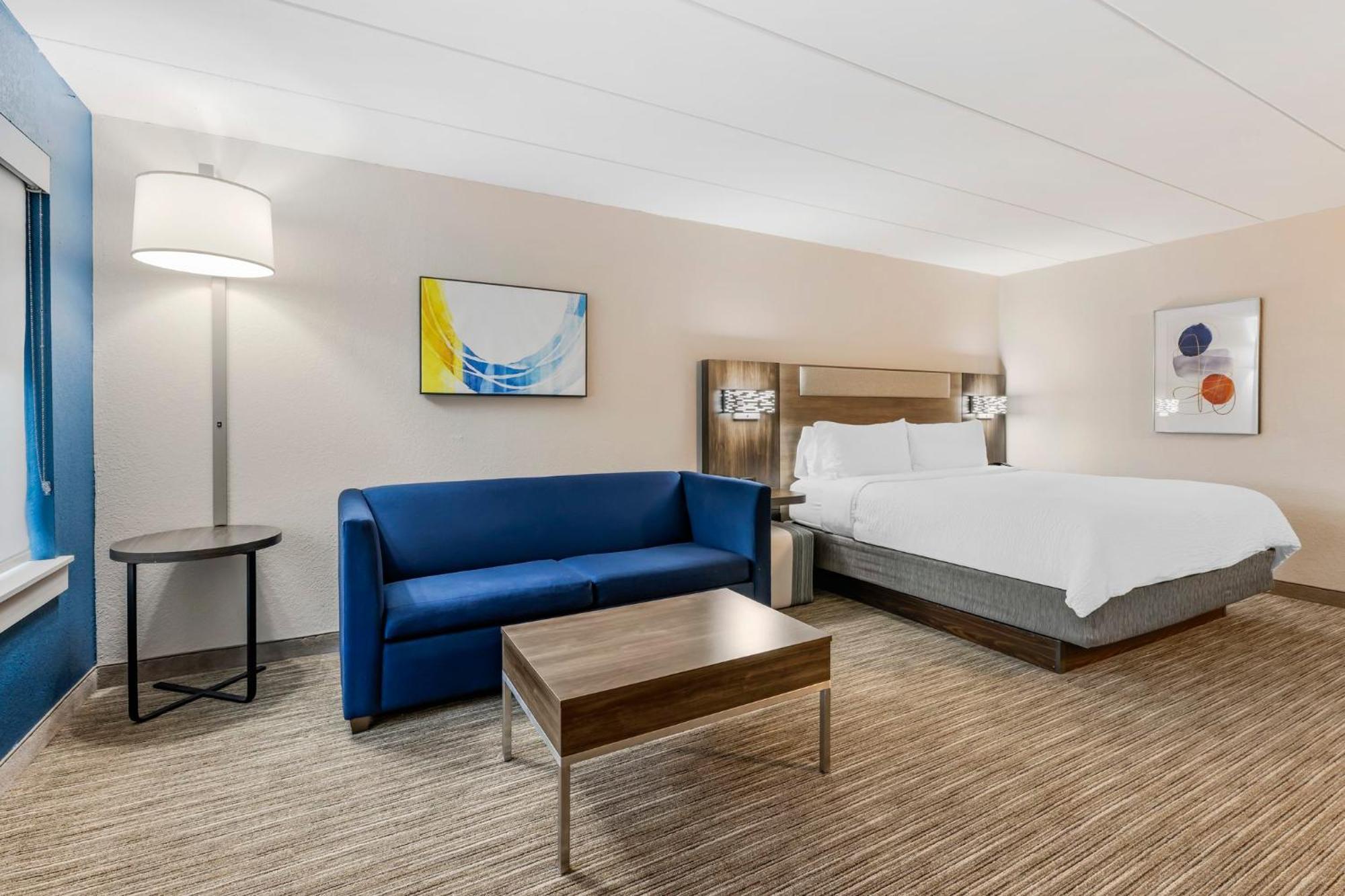 Express Chicago-downers Grove By Ihg 2*