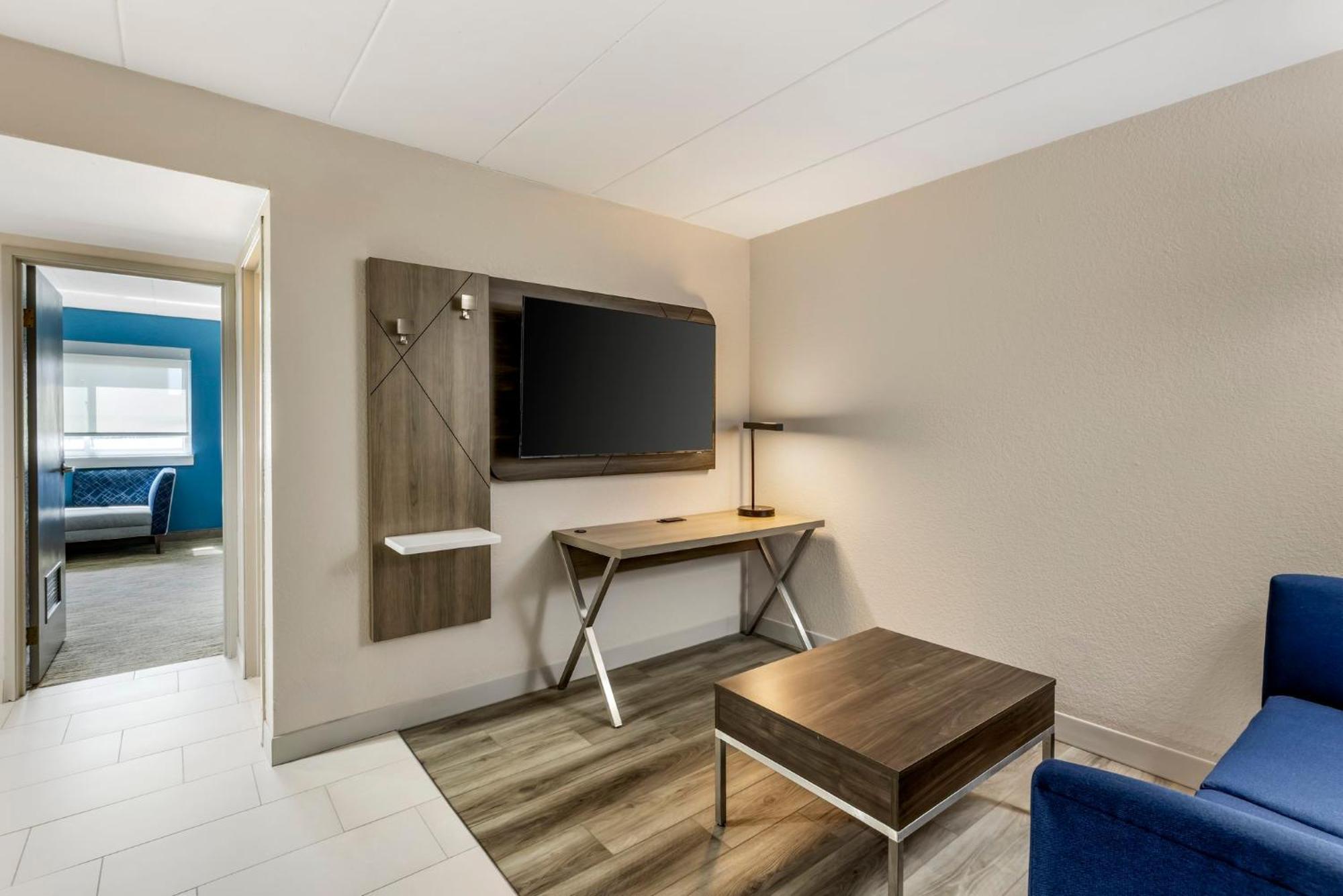 Express Chicago-downers Grove By Ihg Downers Grove
