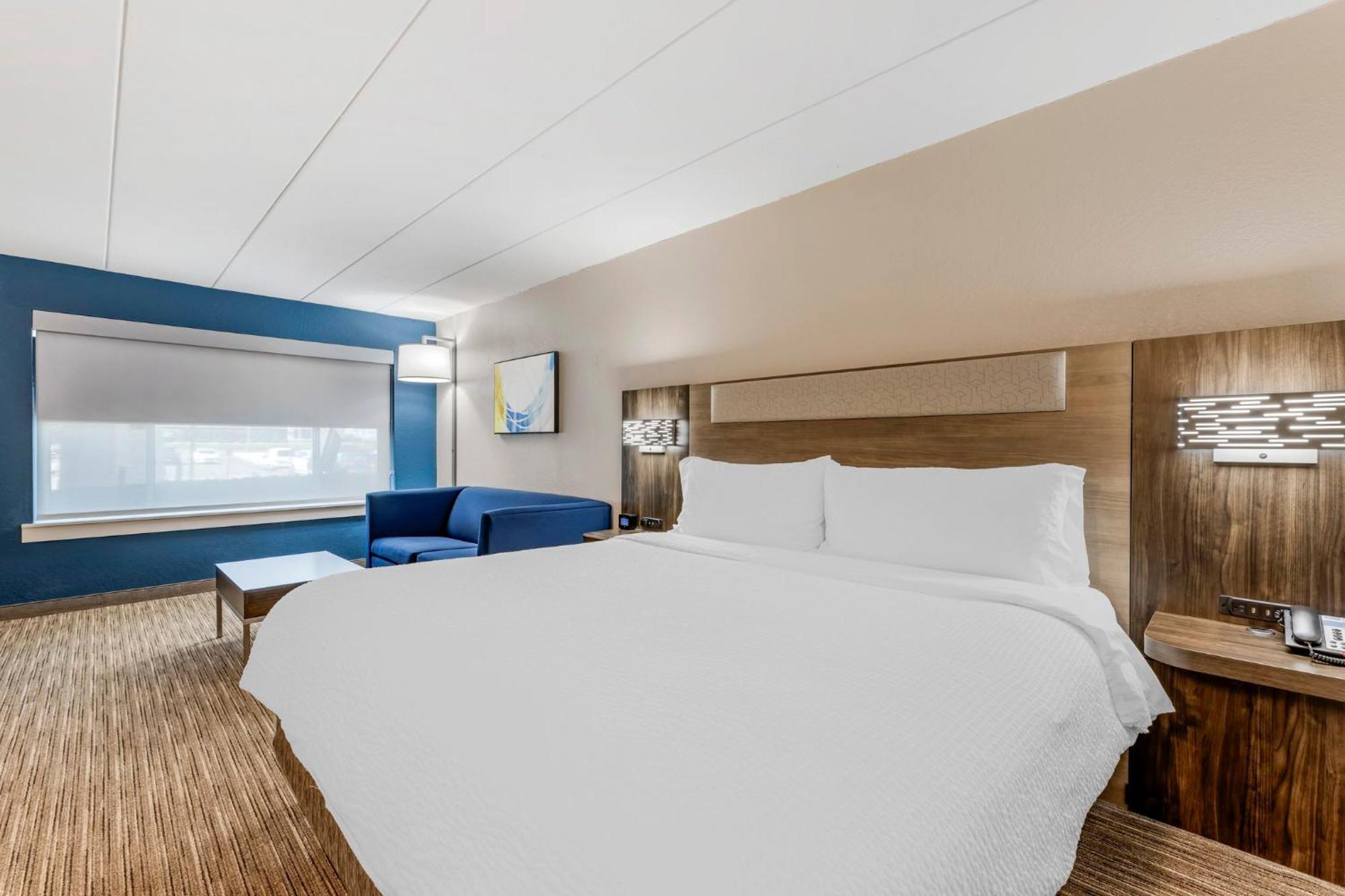Express Chicago-downers Grove By Ihg