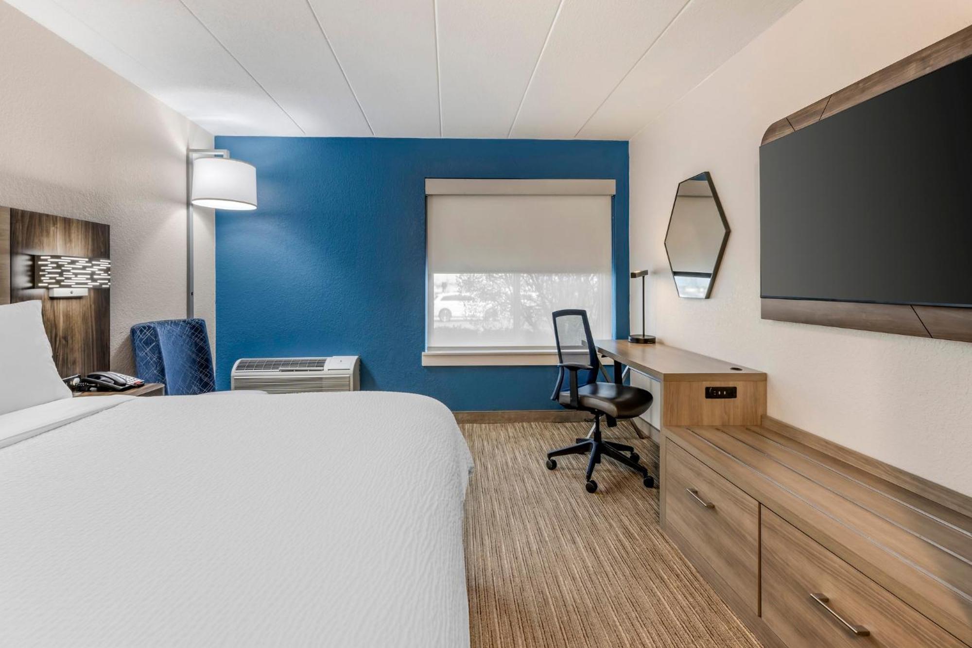 Hotel Express Chicago-downers Grove By Ihg 2*