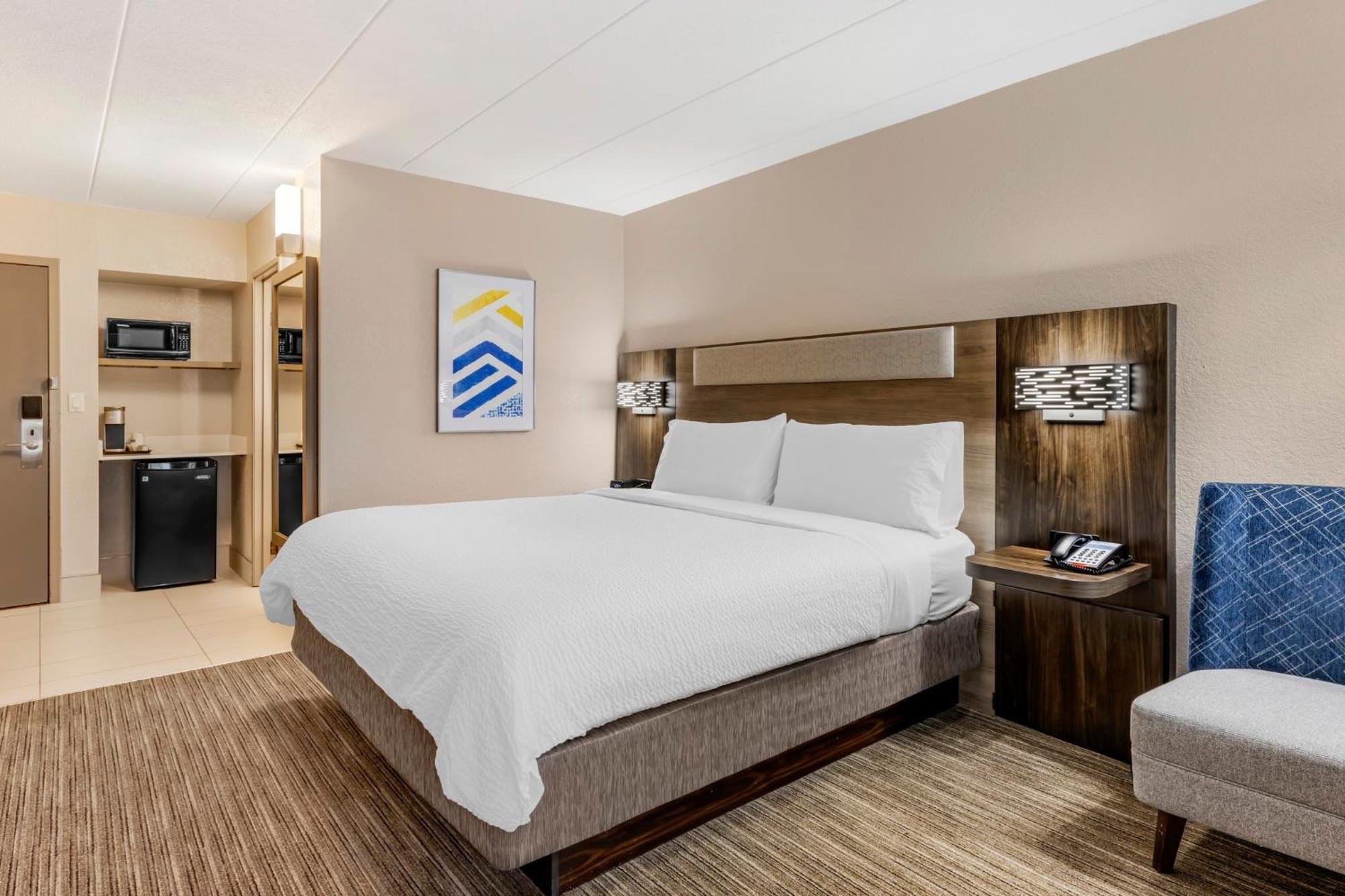 Express Chicago-downers Grove By Ihg Downers Grove