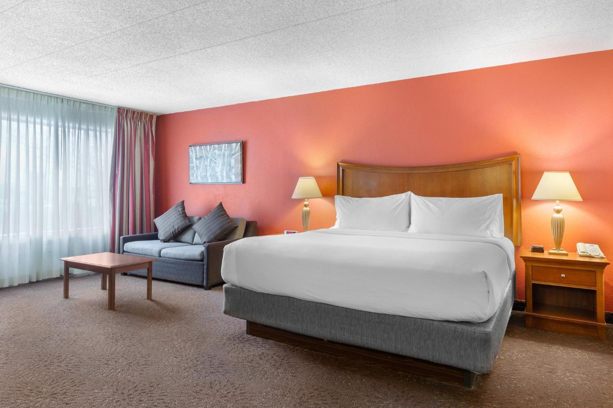 Express Chicago-downers Grove By Ihg 2* Downers Grove