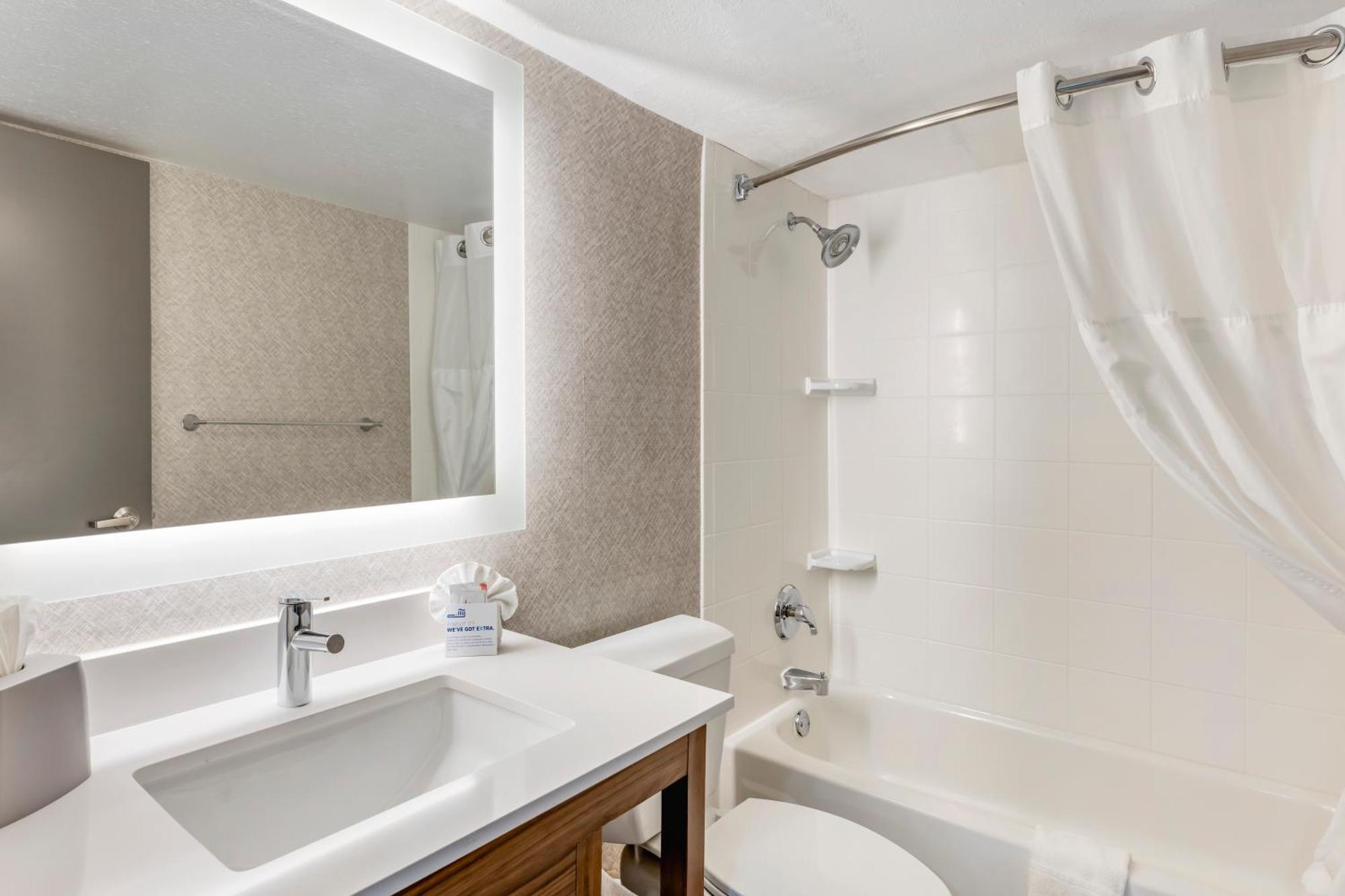 Express Chicago-downers Grove By Ihg Downers Grove