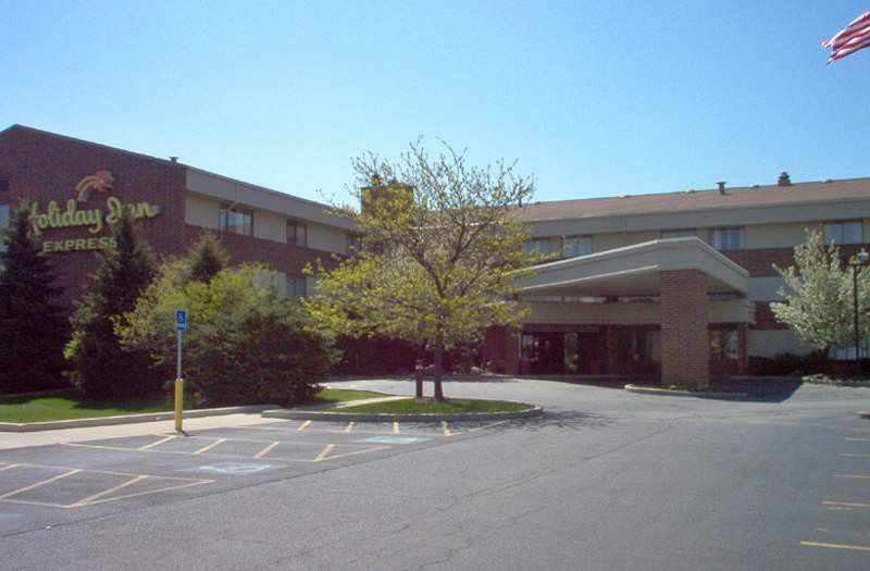 Express Chicago-downers Grove By Ihg 2*