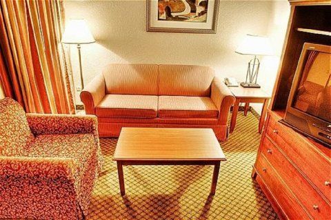 Express Chicago-downers Grove By Ihg 2* Downers Grove