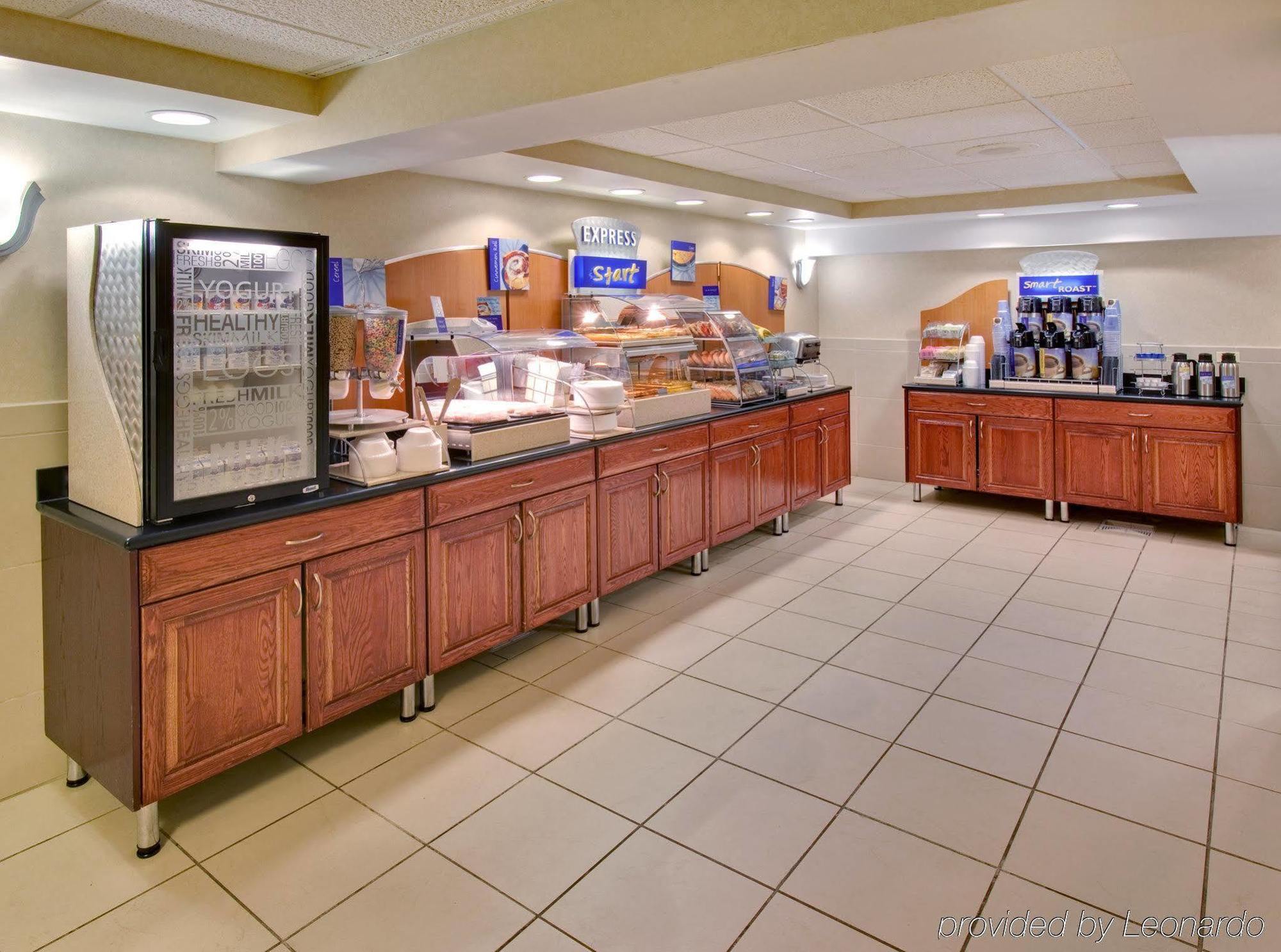Express Chicago-downers Grove By Ihg 2* Downers Grove