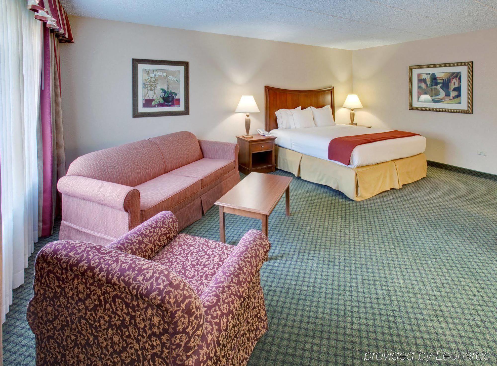 Hotel Express Chicago-downers Grove By Ihg