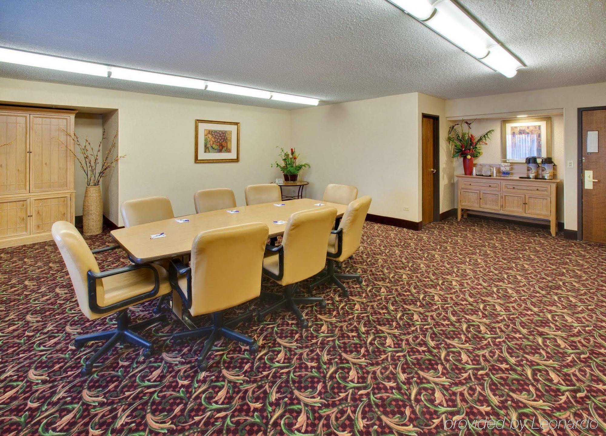 Express Chicago-downers Grove By Ihg 2* Downers Grove