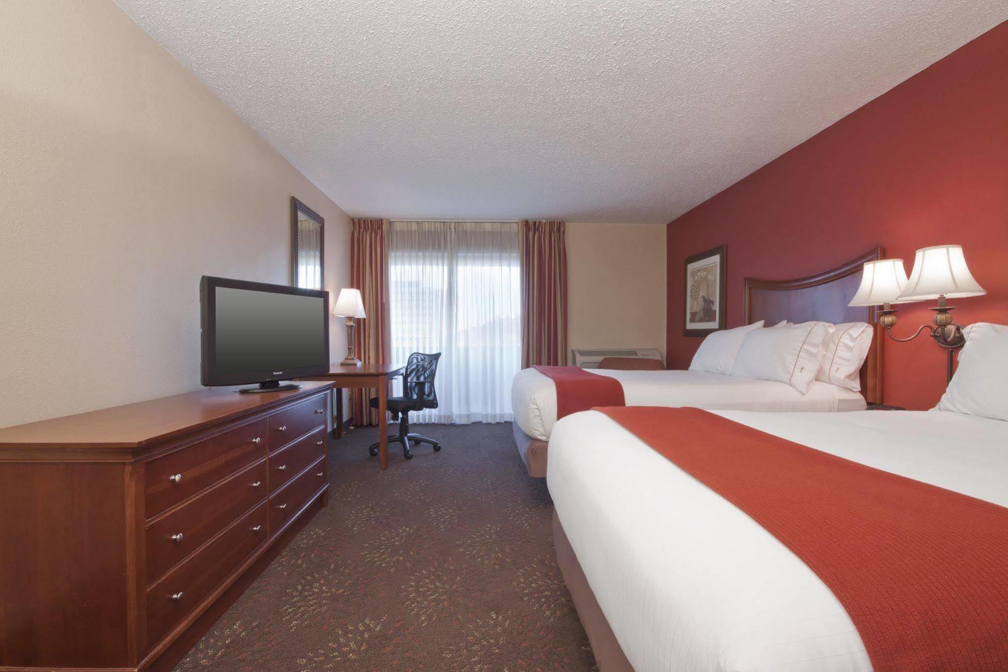 Express Chicago-downers Grove By Ihg