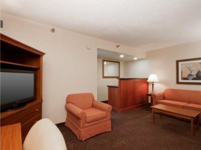 Express Chicago-downers Grove By Ihg 2*