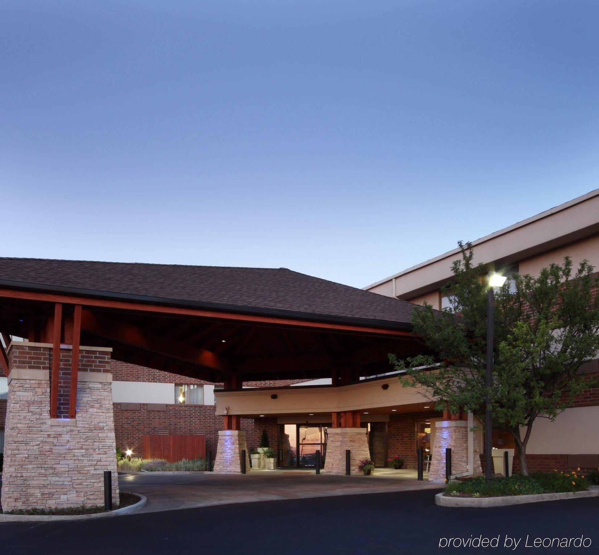 Express Chicago-downers Grove By Ihg Hotel 2*