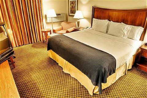 Express Chicago-downers Grove By Ihg 2* Downers Grove